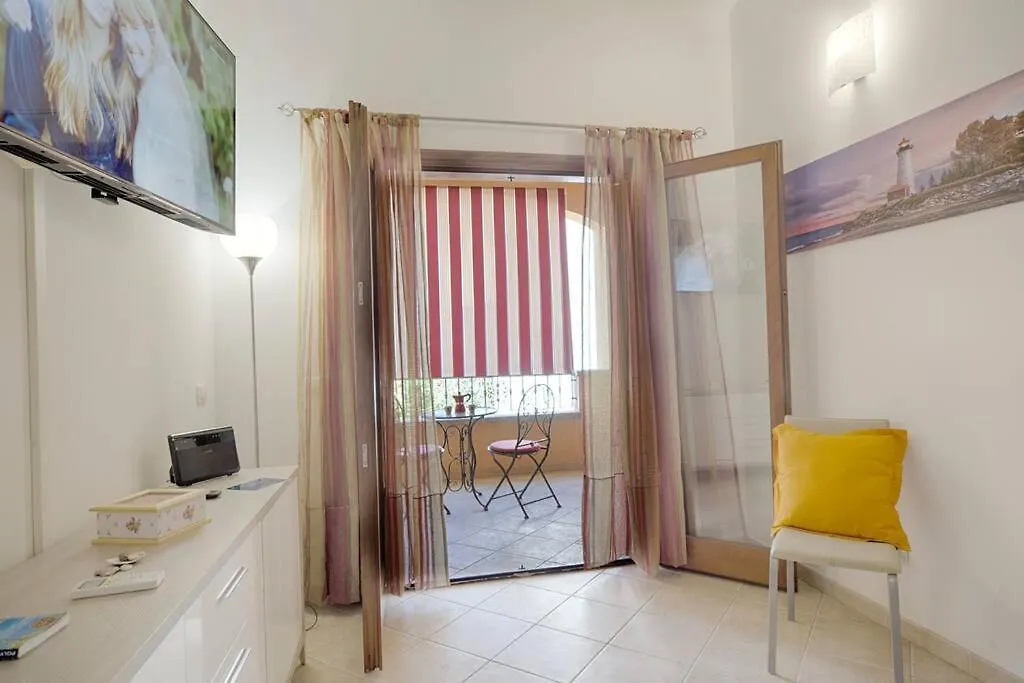 Downtown Olbia Apartment 0*,
